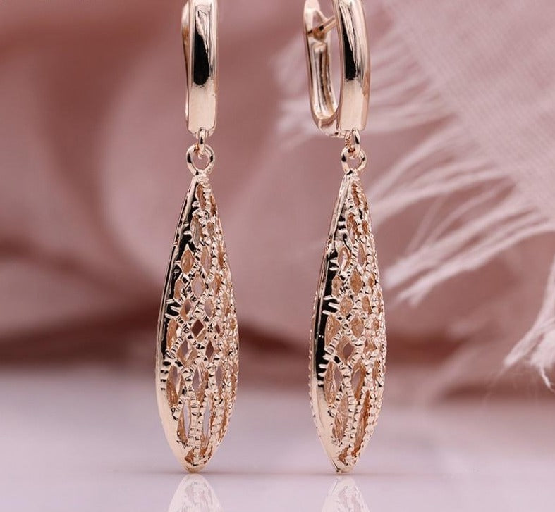 Luxury Hollow Long Earrings - Earrings - Altanze