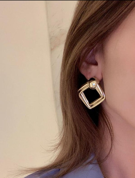 Unique Square Statement Earrings - Earrings - Altanze