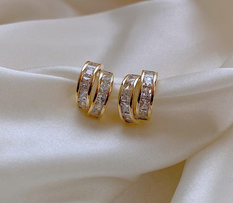 Arc Huggies Earrings - Earrings - Altanze