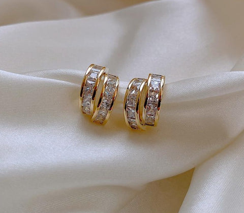 Arc Huggies Earrings - Earrings - Altanze