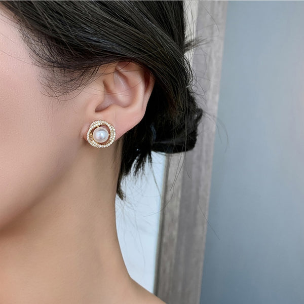 Dainty Whirlpool Pearl Earrings - Earrings - Altanze