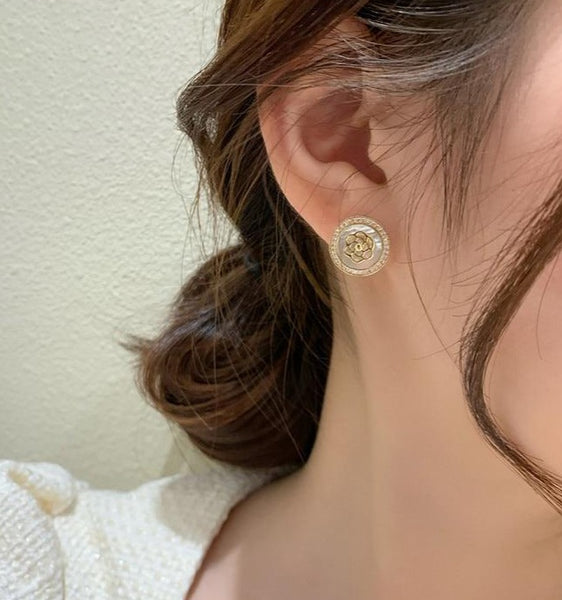 Shell Flower Round Earrings - Earrings - Altanze