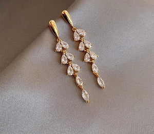 Tassel Leaf Gold Earrings - Earrings - Altanze