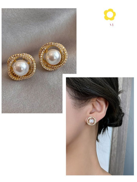 Dainty Whirlpool Pearl Earrings - Earrings - Altanze