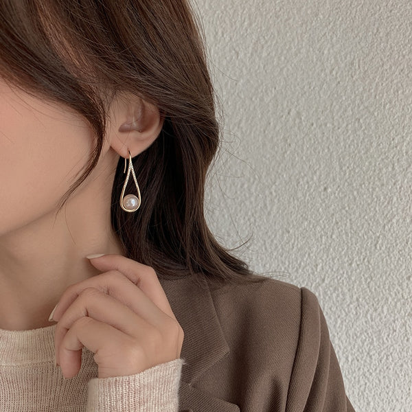 Luxury Water Drop Pearl Earrings - Earrings - Altanze