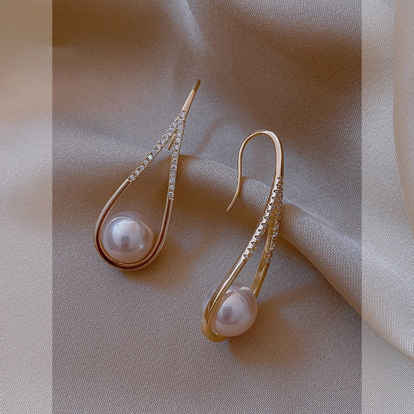 Luxury Water Drop Pearl Earrings - Earrings - Altanze