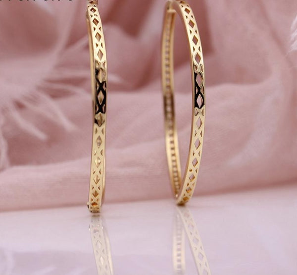Round Big Circle Hoops - Earrings - Altanze